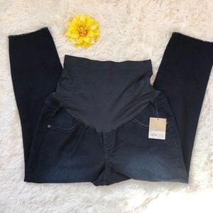 ✨HOST PICK✨New with tag full coverage belly band CAPRI DARK WASH Maternity Capri